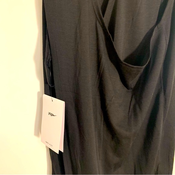 Nike Yoga Black Open Back Sleeveless Shirt in Size Small - Picture 5 of 8
